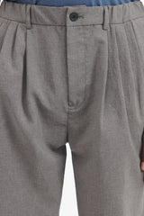 4 Tuck Relaxed Pants - Grey